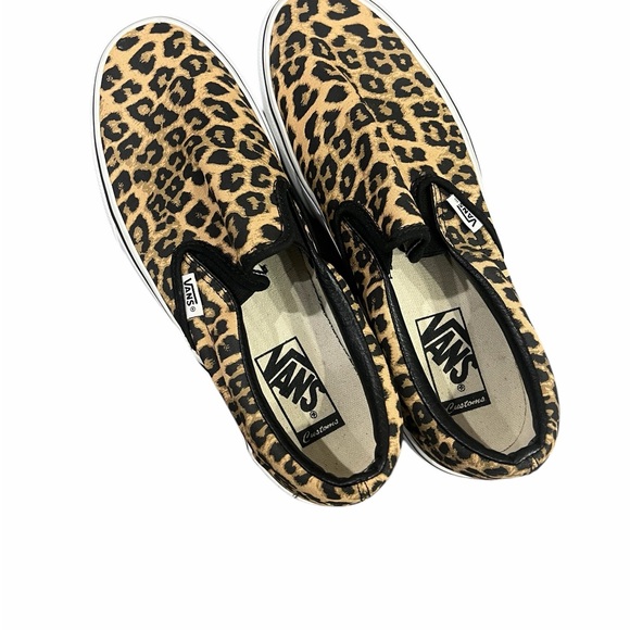 ‼️SOLD ‼️Vans Classic Slip-On Platform Leopard Print Sneakers - Picture 6 of 10